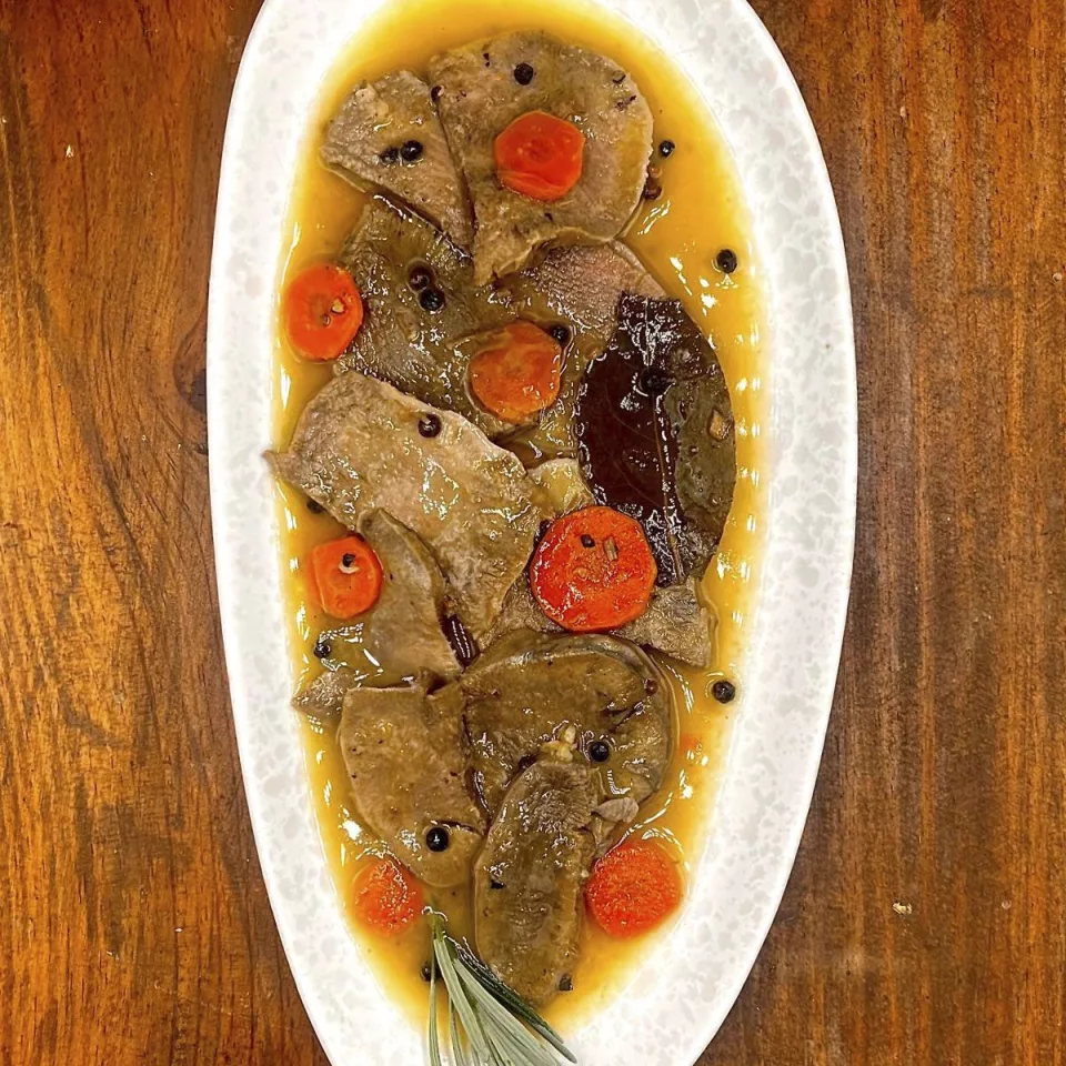 Lengua de ternera en escabeche de sidra natural