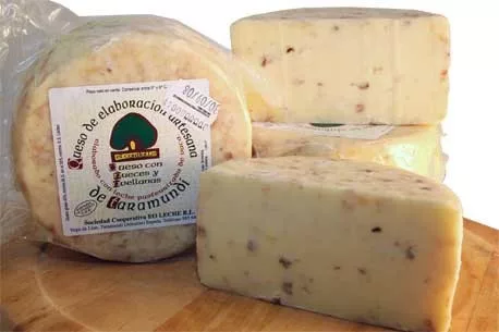 Queso de Taramundi con Nueces y Avellanas
